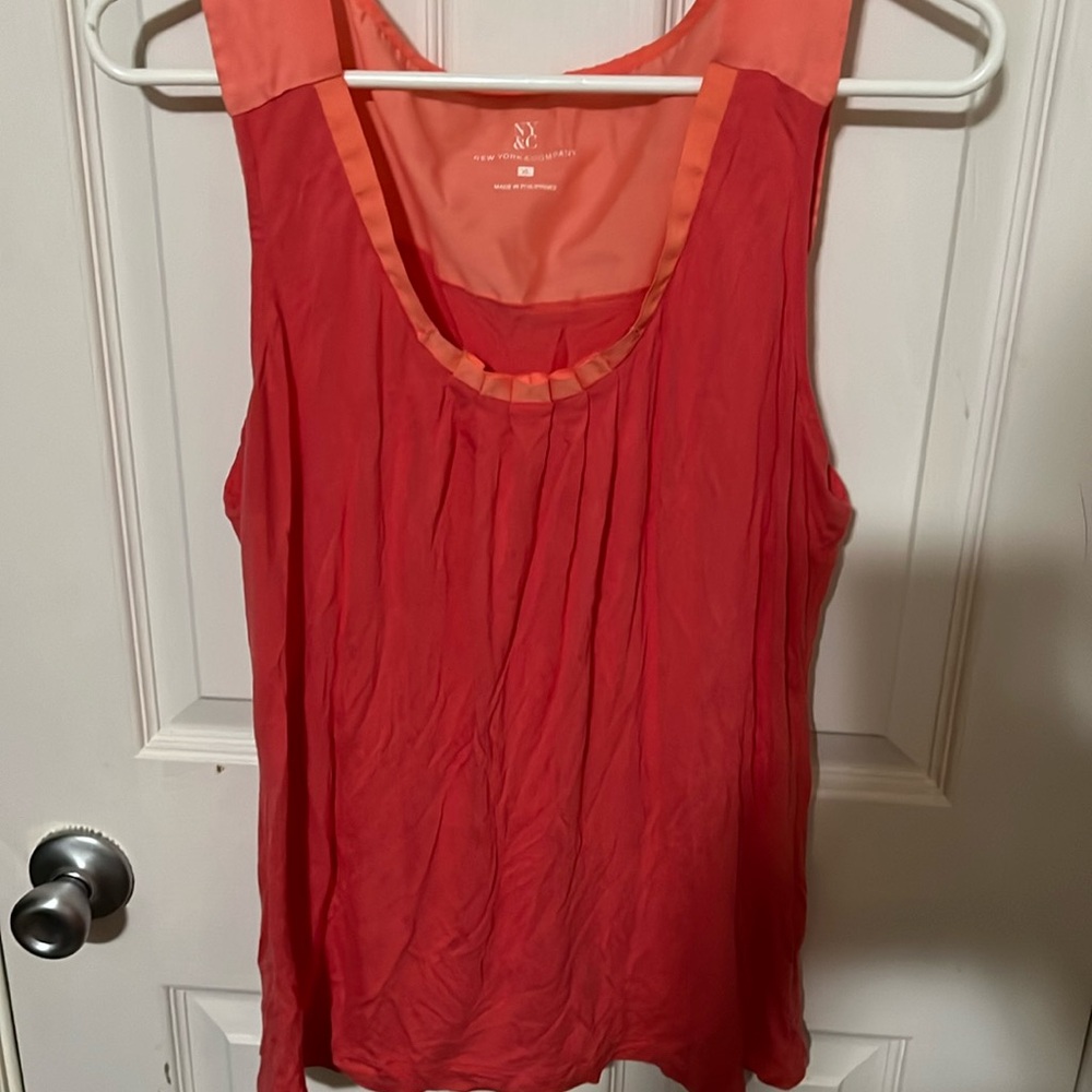 Women’s coral colored tank top, size XL